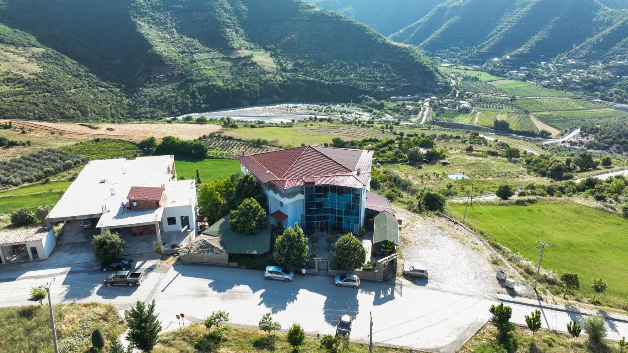 Kanione Hotel Cerenisht