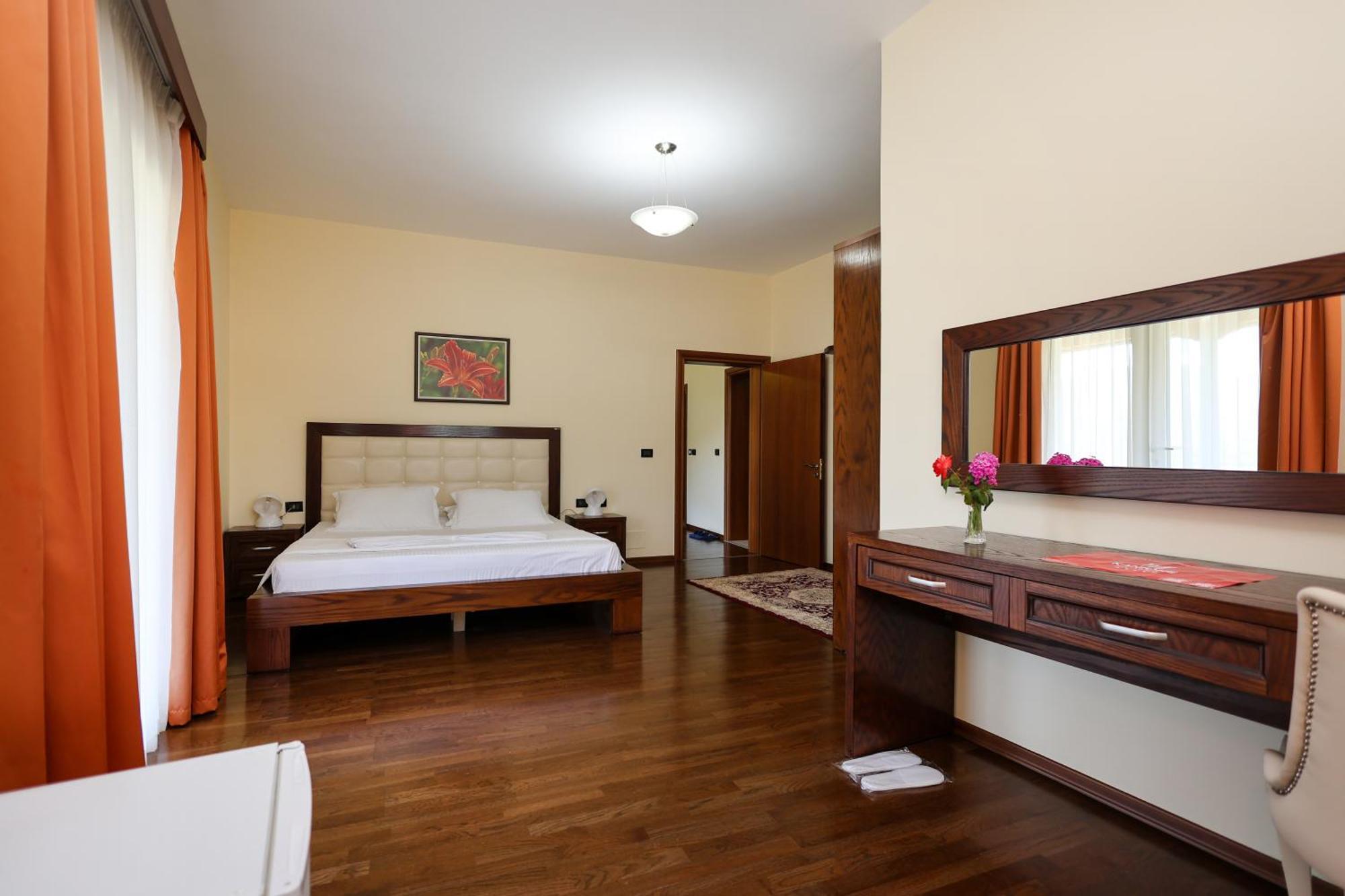 Kanione Hotel 4*