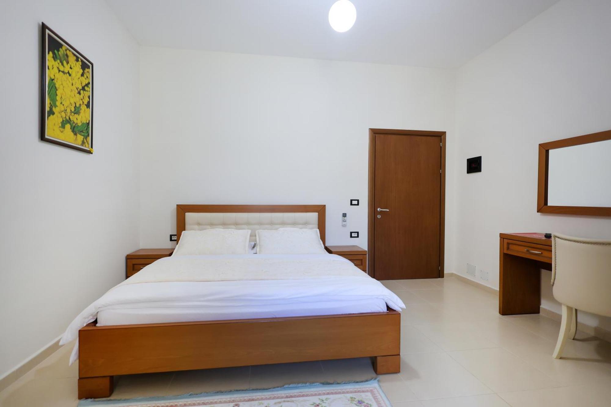 Kanione Hotel Cerenisht