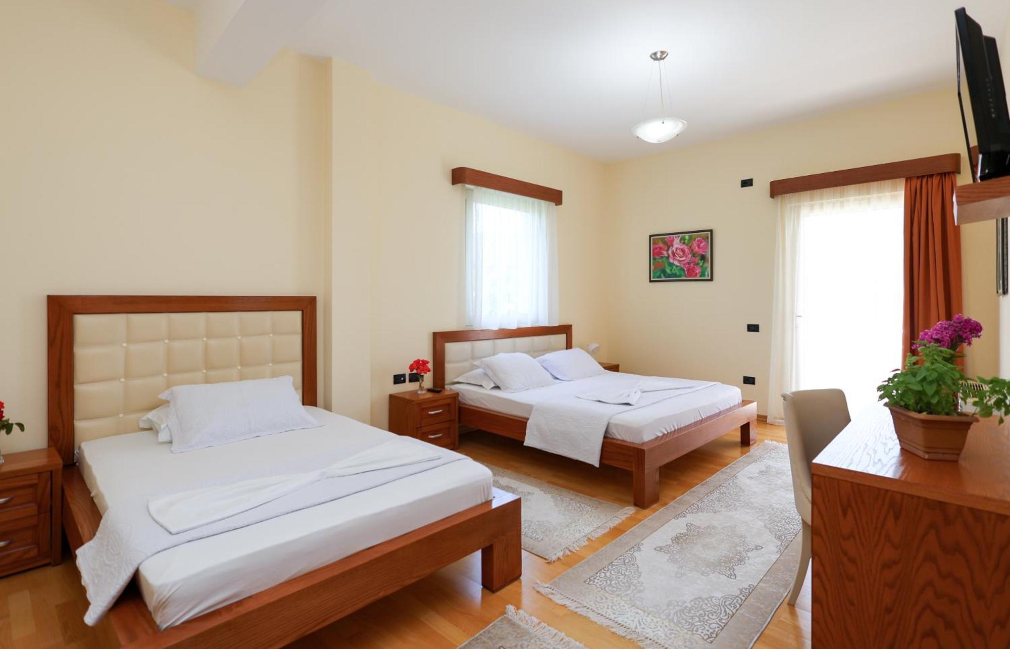 Kanione Hotel Cerenisht