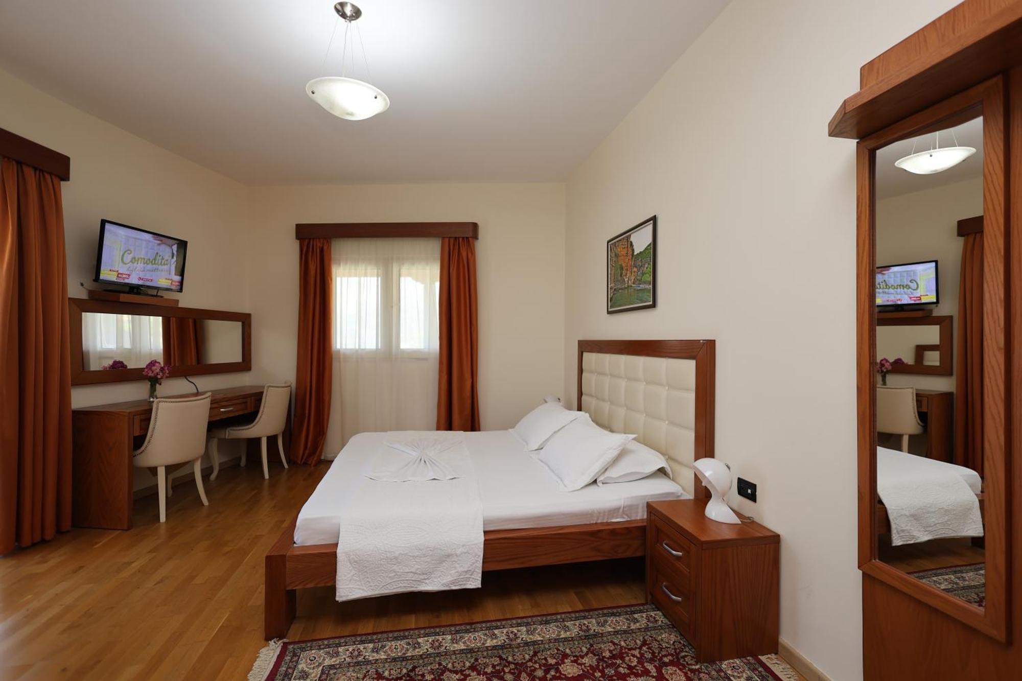 Kanione Hotel Cerenisht